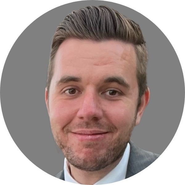 Headshot of Derek Fetters